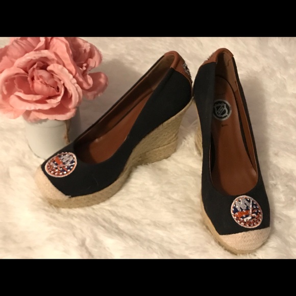 NHL Official NY Islanders Wedge Heels size 6 - Picture 3 of 10